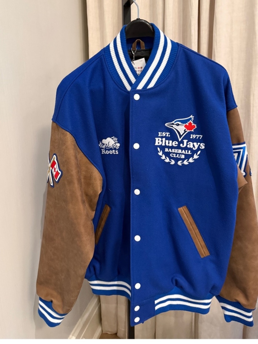 Men’s Roots x Toronto blue jays Jacket with Brown Leather Sleeves